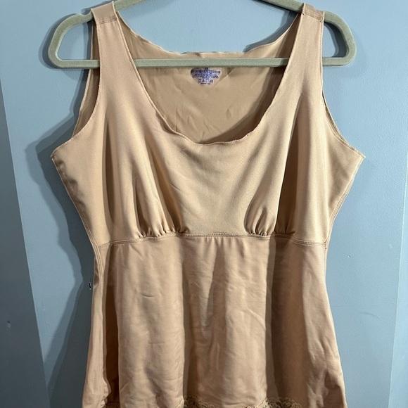 SPANX shapewear tank‎ - Picture 1 of 6